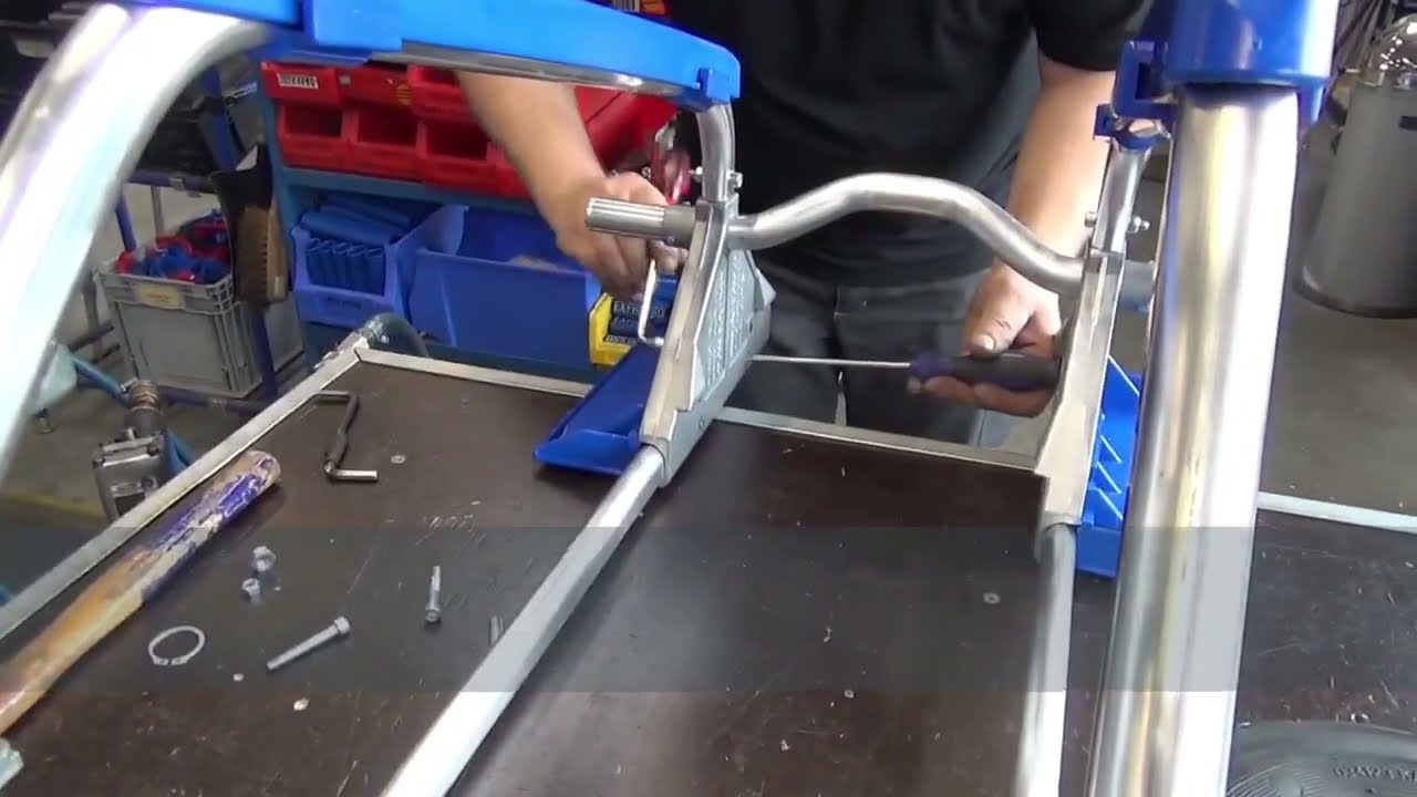 Hoe wisselt u een wielbled van een Expresso steekwagen