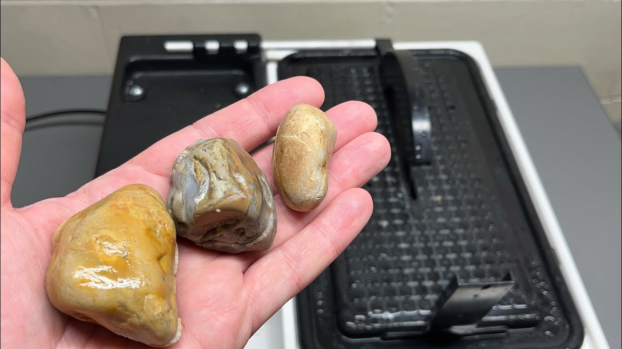 Cutting Rocks | Nice Coldwater Agate!