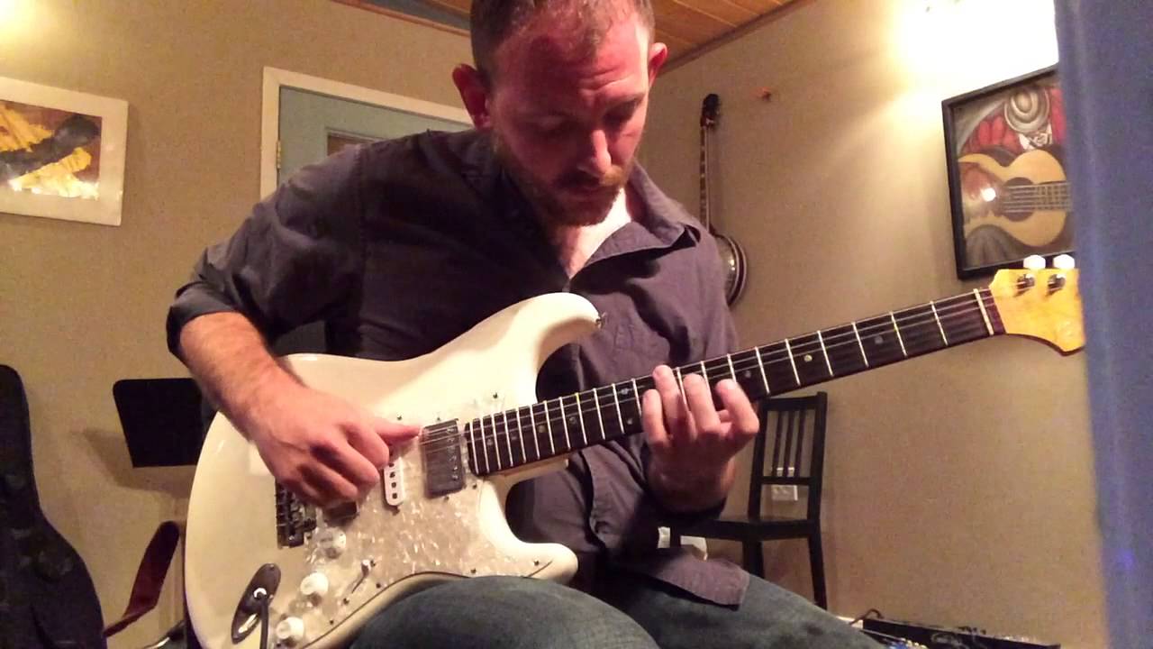 Right-hand Funk Groove with Carter Arrington