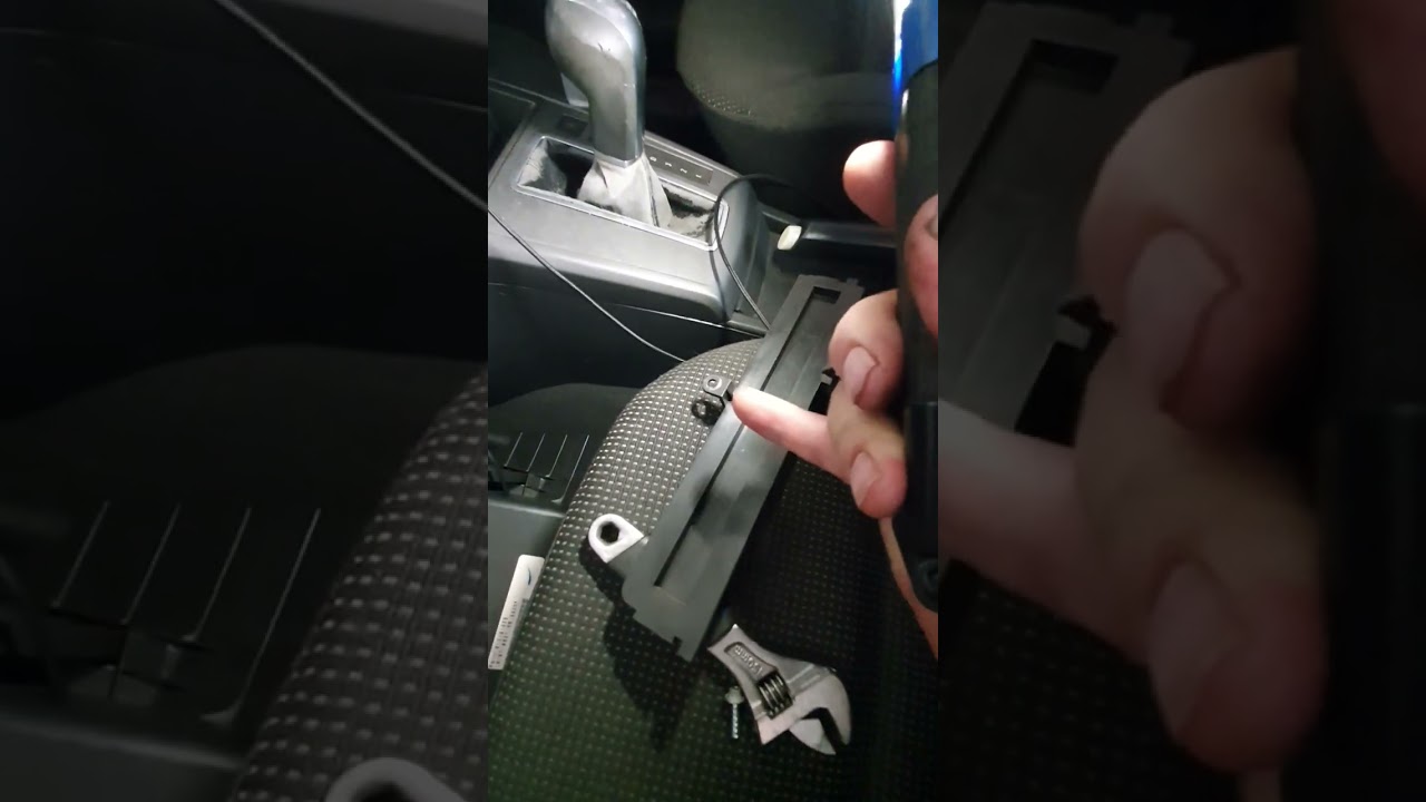 How to change a cabin pollen filter AH model Holden Astra
