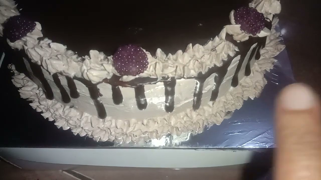 Cake Mocca Topping Oreo Uk 18 Cm Bentuk Bulat Dengan 4 Telur 