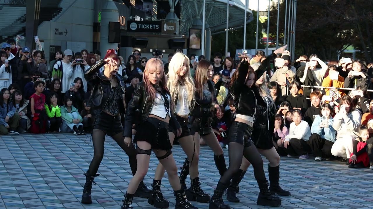 20241201 KPOP RANDOM DANCE BY DGDG STUDIO at TOKYO DOME 22 GATE 퍼플키스 (PURPLE KISS) ON MY BIKE