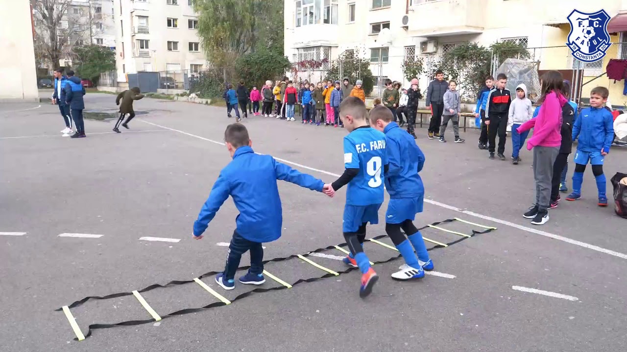 “Joacă fotbal cu FC Farul Constanța”, la Școala Gimnazială nr. 8 Constanța