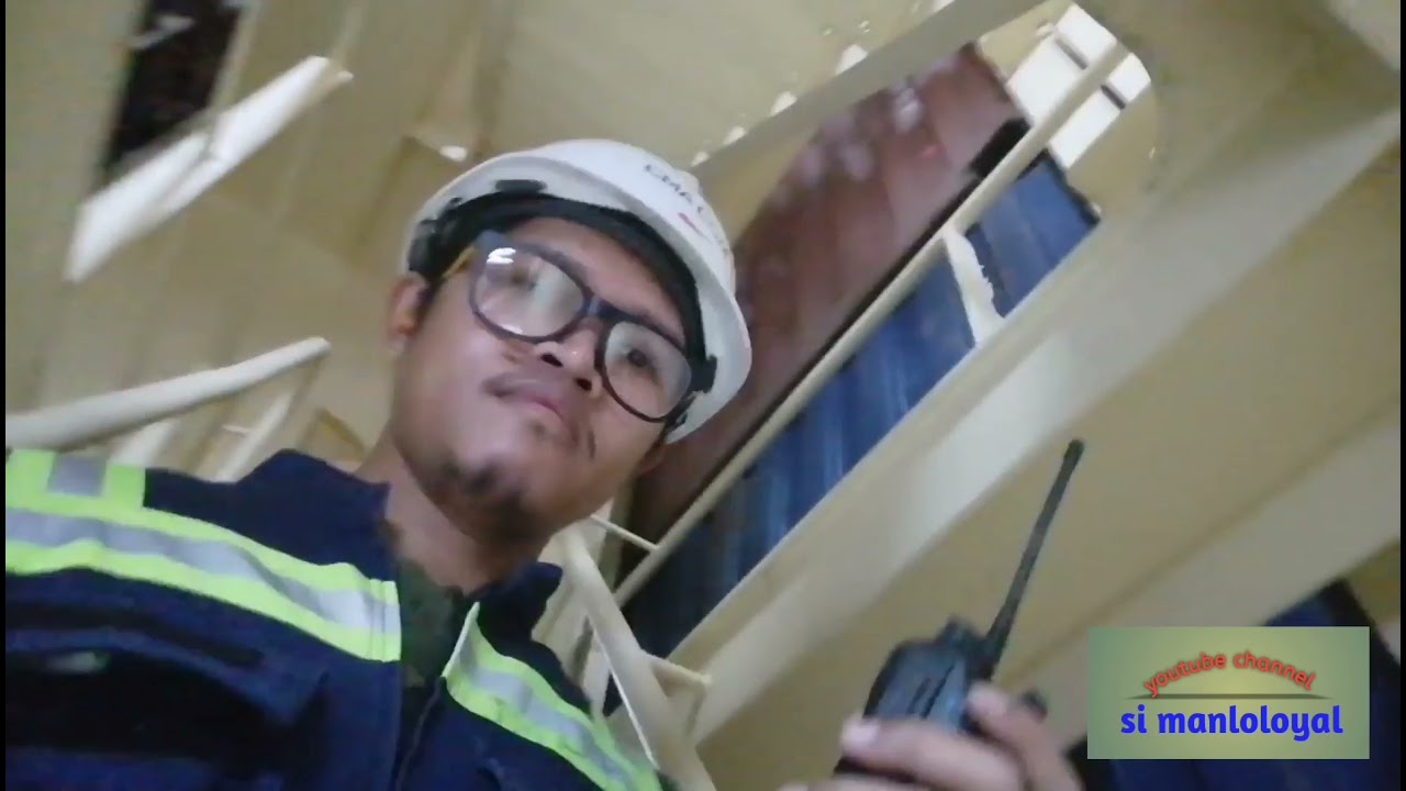 How it's look like CARGO HOLD of a Container Ship