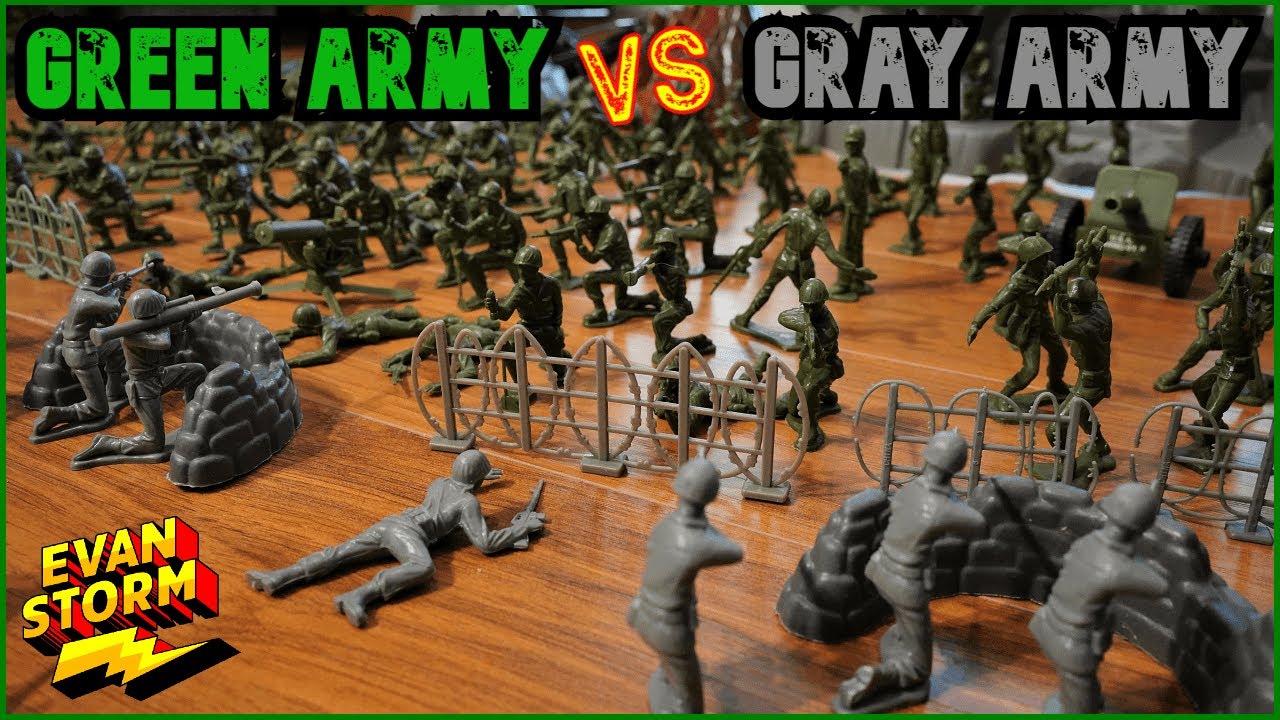 PLASTIC ARMY MEN Pretend Play Evan's Green TEAM vs Dad's Gray TEAM