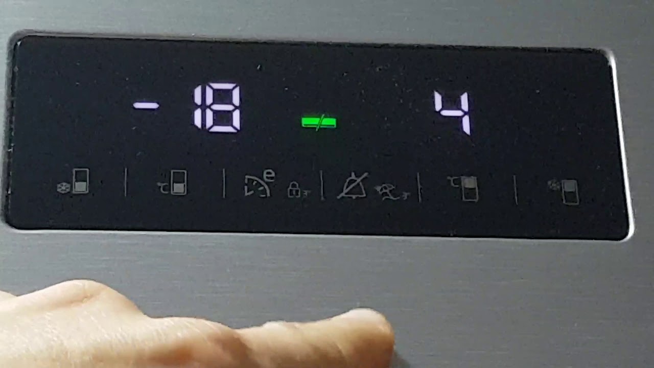 Combina frigorifica BEKO Neo Frost - model RCNE560E30ZXB