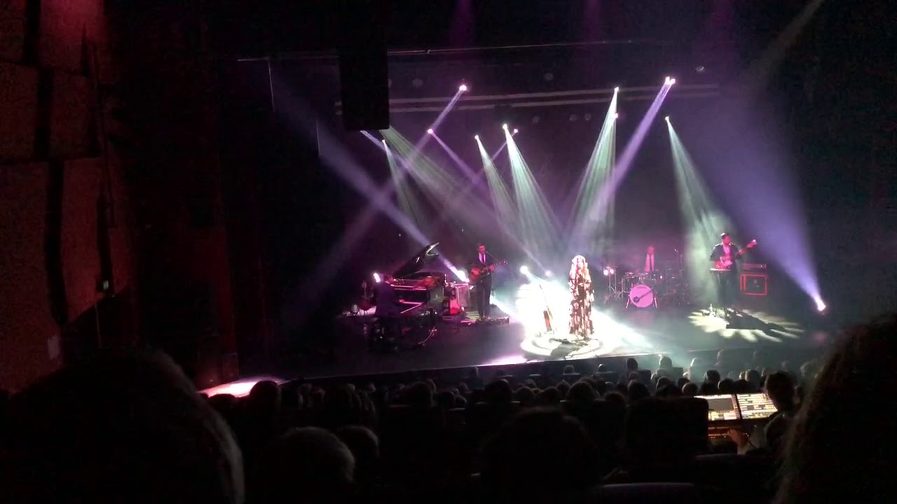 Ingebjørg Bratland - Ljos (Ullensaker Kulturhus)