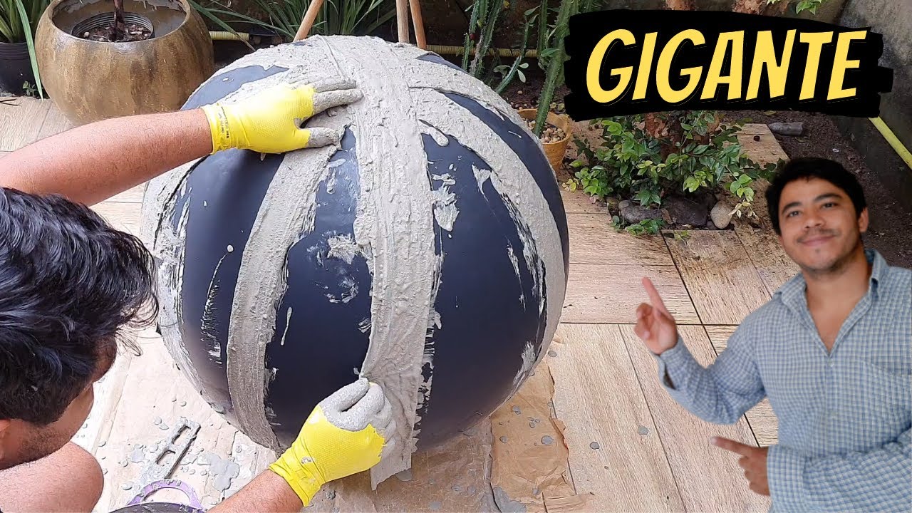 GIGANTE Vaso de cimento e Tecido velho