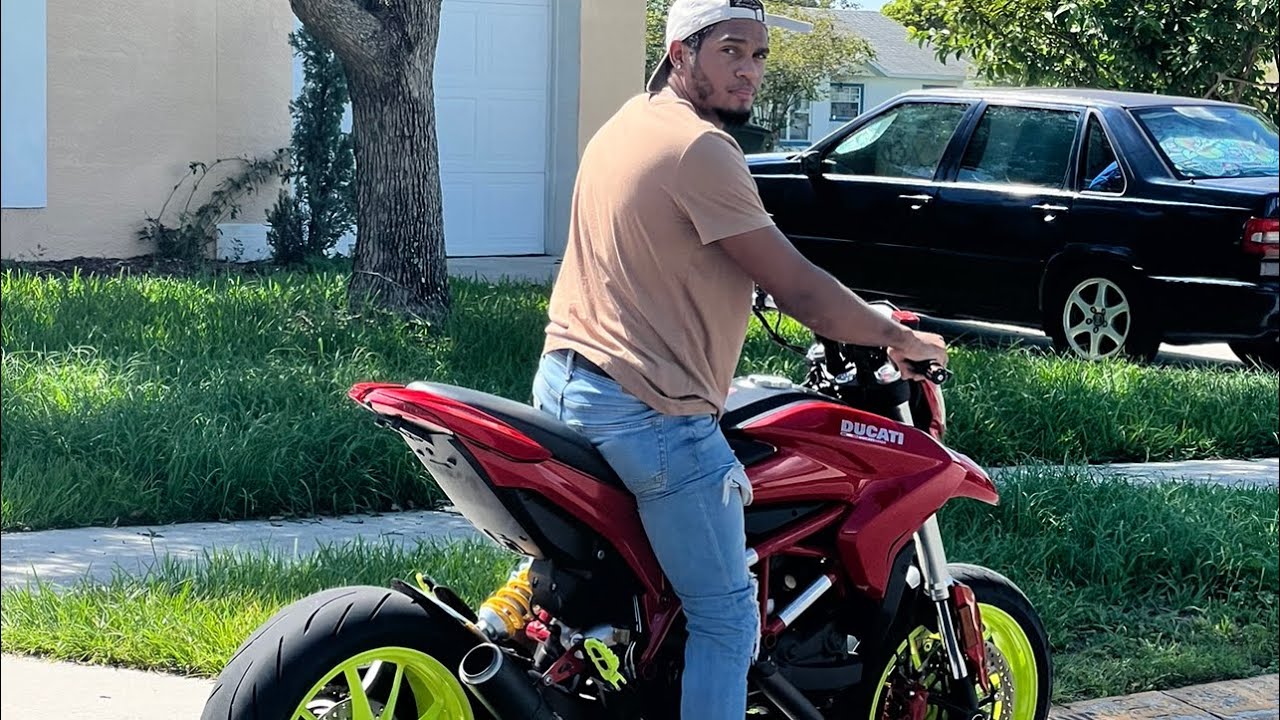 Ducati Hypermotard 939 Test Ride