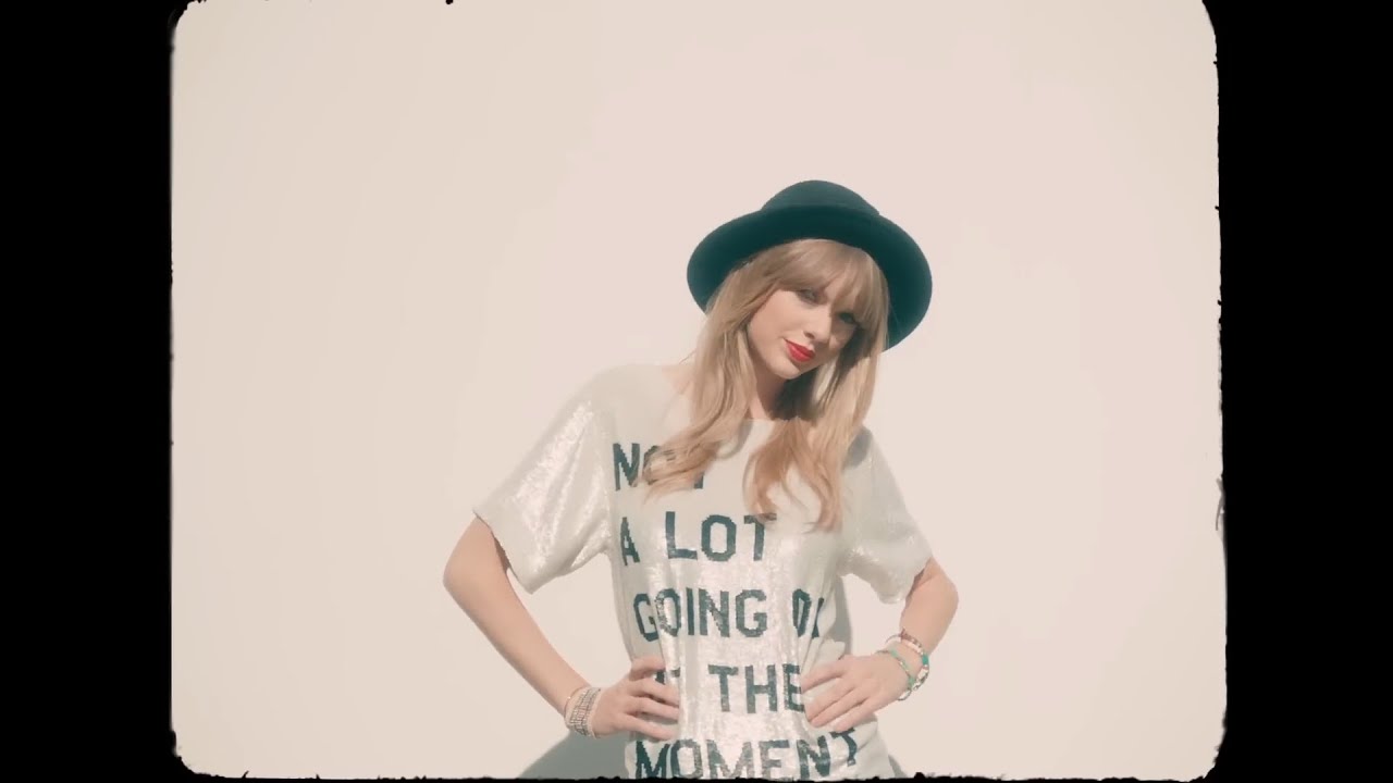 Taylor Swift - 22 (Taylor's Version) (Updated Official Music Video)