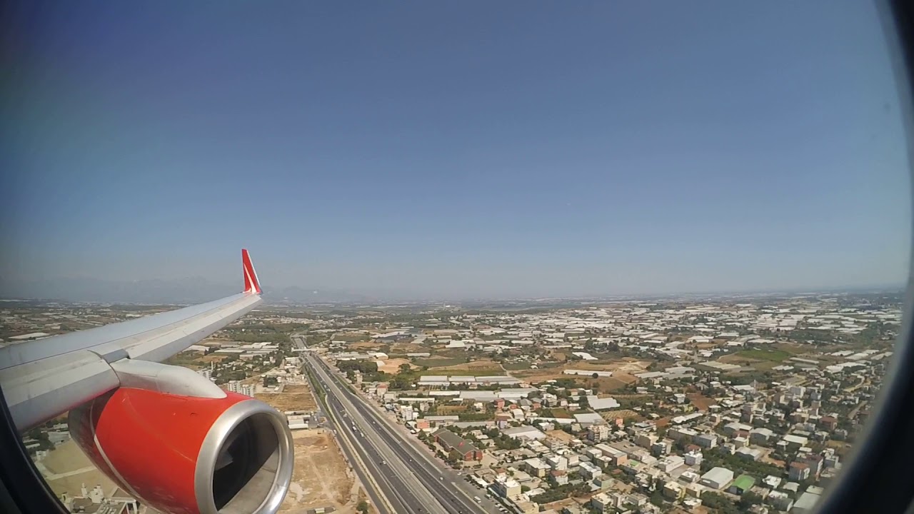 Посадка самолета Boeing 757-200 VP-BOO авиакомпании Royal Flight в Анталии.