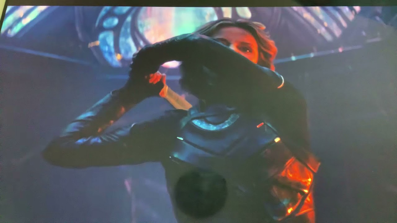 Loki 1x6 Loki and Sylvie kiss scene