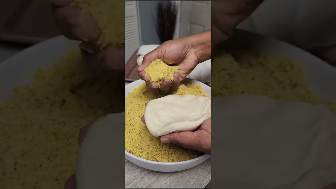 The art of Filling a Loya.Drop a heart if Dhalpuri is your favourite.