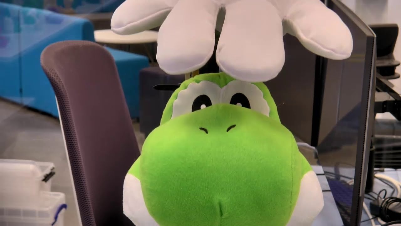 En timme med vår robotarm som klappar Yoshi