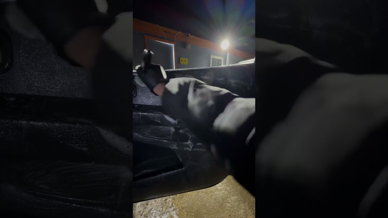Duel AutoCare Spray Bottle Is So Satisfying 