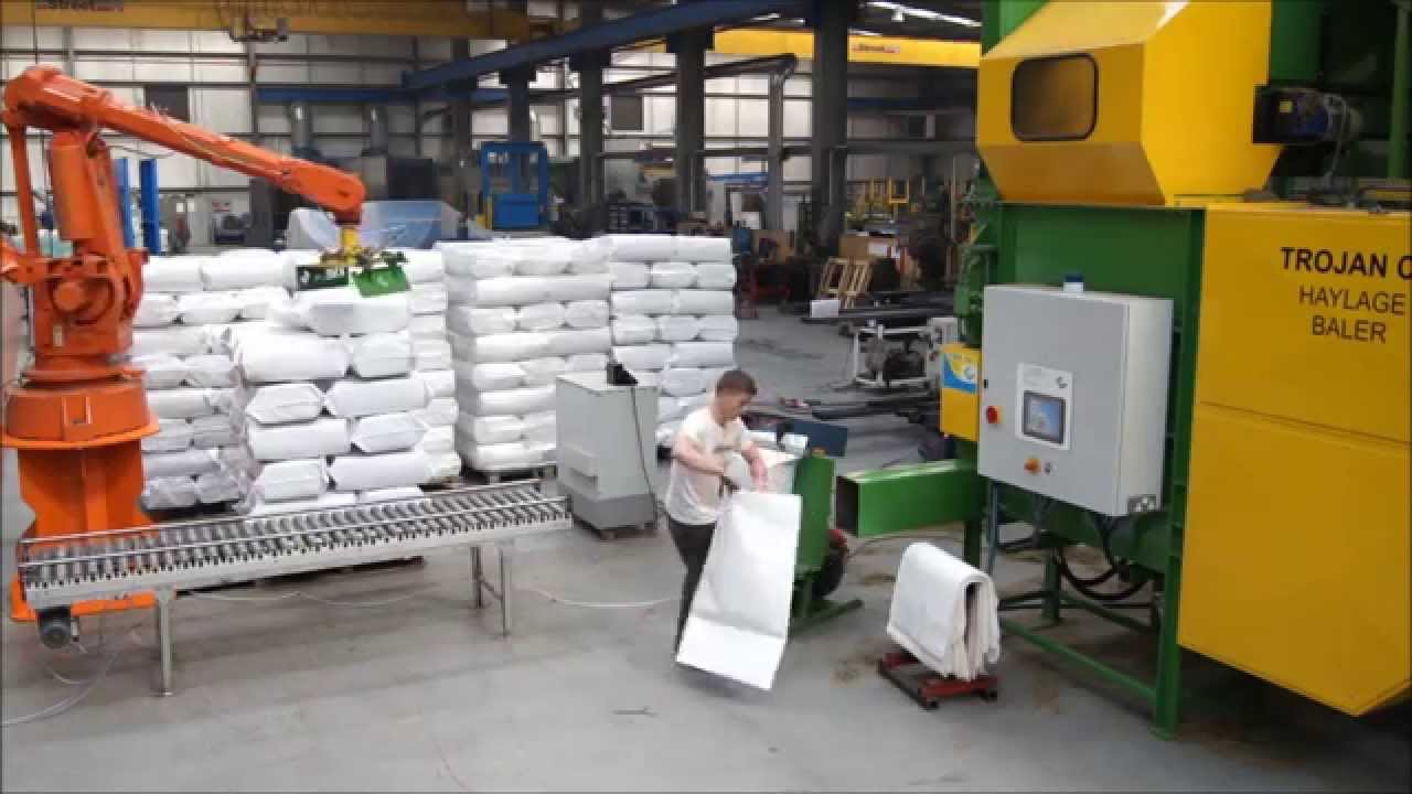 Haylage Baler / Packer 20kg - large bales to small bales