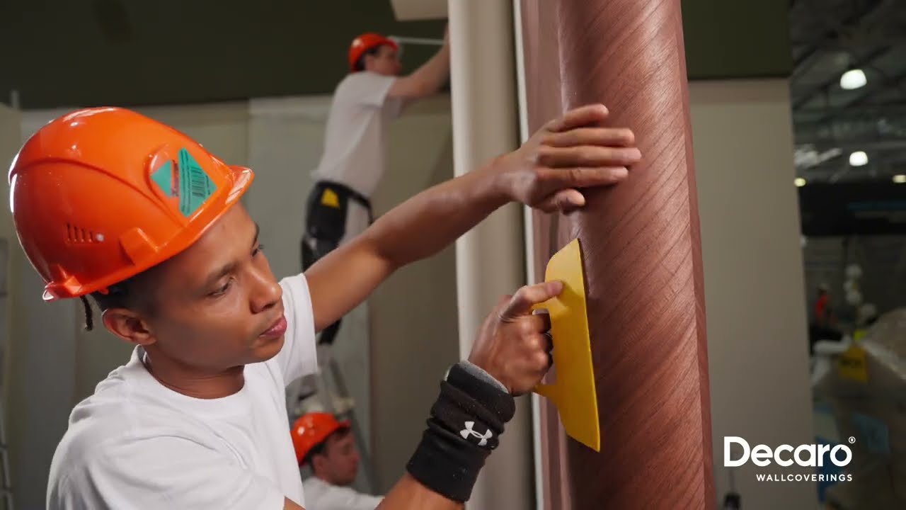 Видео-инструкция по монтажу шпонированных настенных покрытий Pure Wood от Decaro Wallcoverings