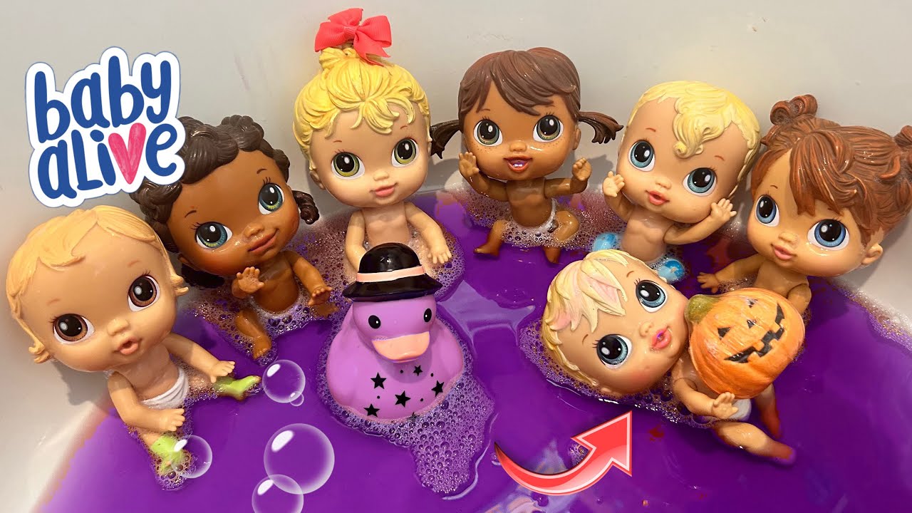 NEW Baby alive crib life dolls swimming in the bath 🛁 having fun with Halloween bath toys 🎃