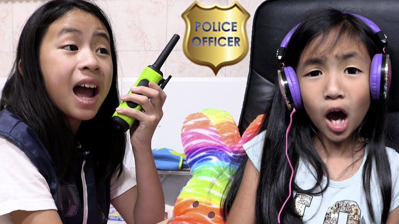 Pretend Play Police on Lucky Seat Surprise Toys Challenge