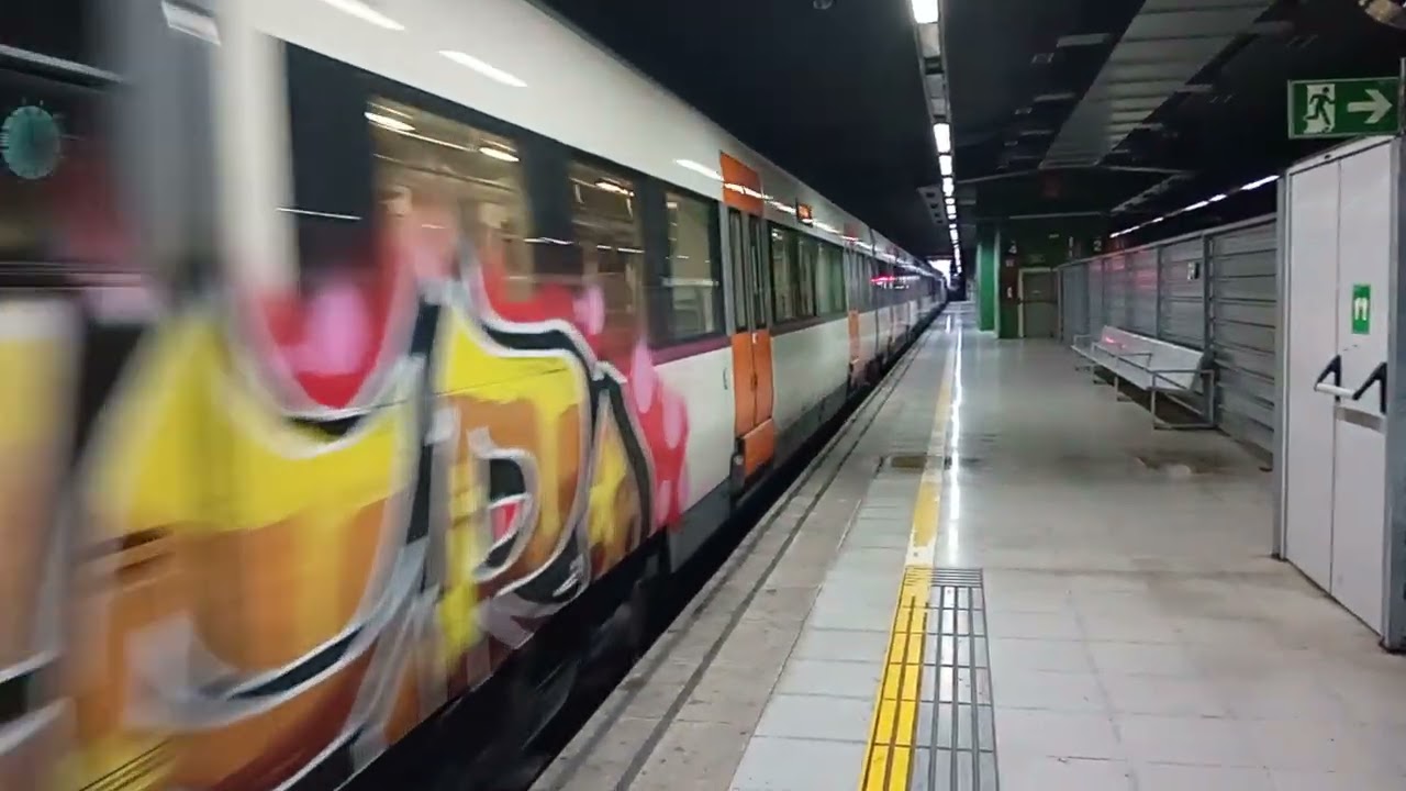 Renfe Civia 465 entrando en El Prat de Llobregat hacia Sant Celoni 