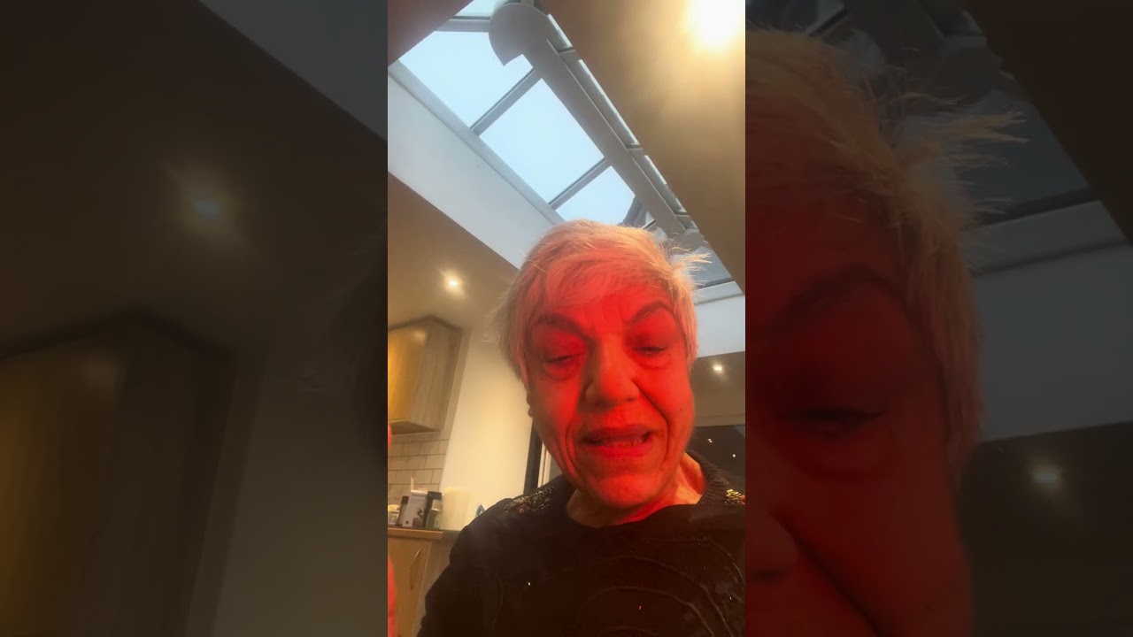 دكتوره أحجى عن حياتج ؟ حياتى تاريخ حى متحرك متطور مع العلوم والمعرفة 