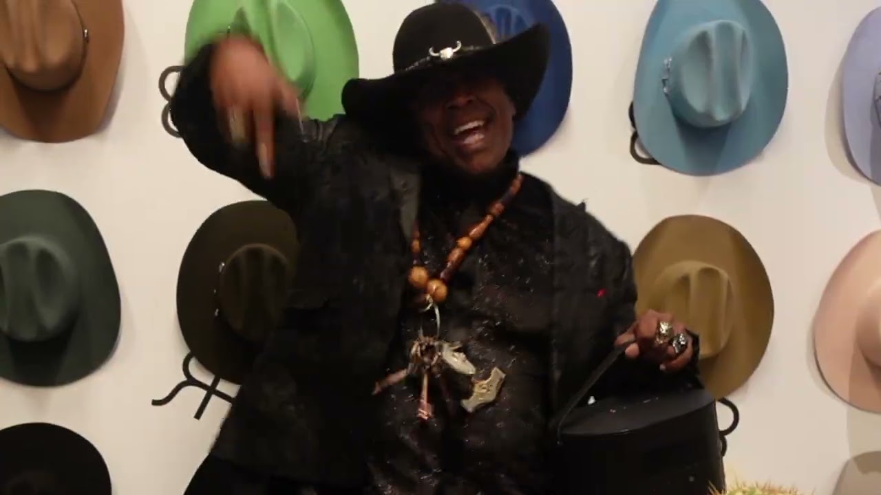 Big Texx Freedom &ndash; Rocking at the cosmo (OFFICIAL VIDEO)