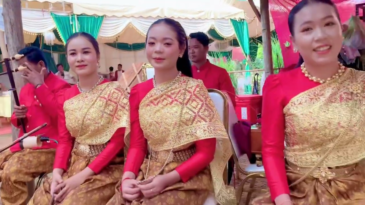 មង្គលកូនប្រុស ឡេង សីវលិញ កូនស្រី ទឺ សុខឡាង