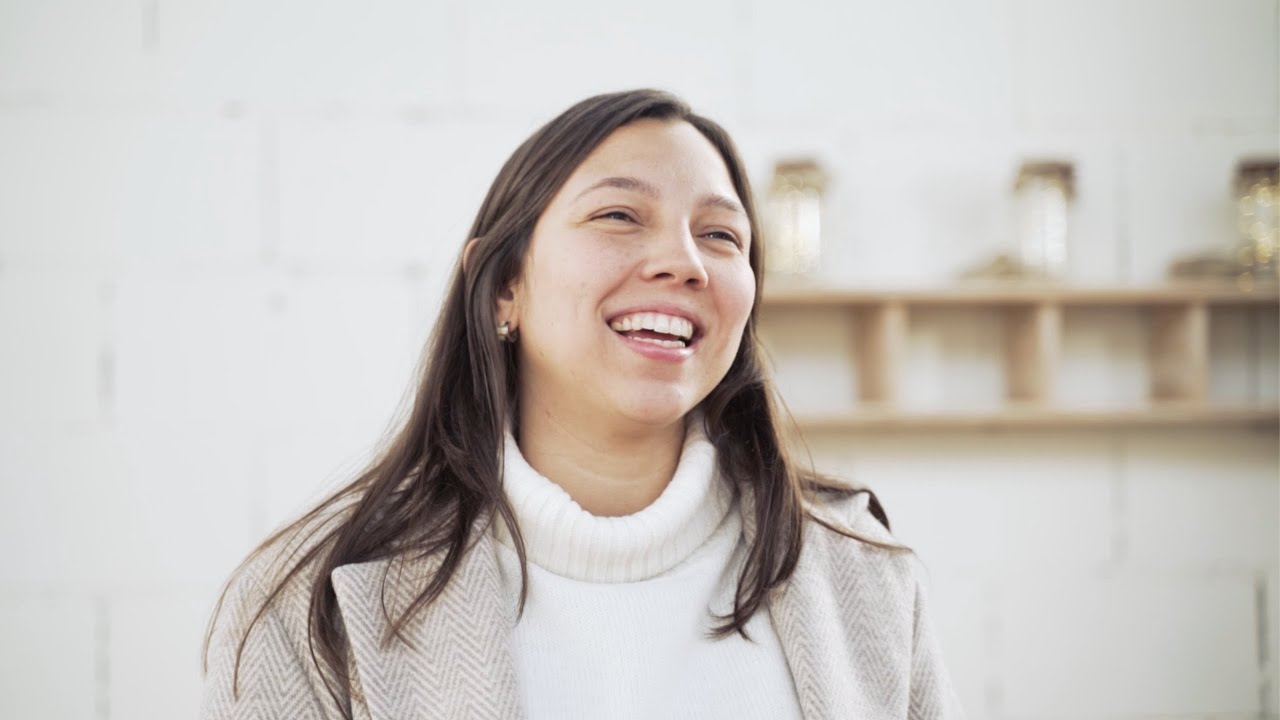 LAVAS MIS PIES | PAOLA PABLO (Video Oficial)