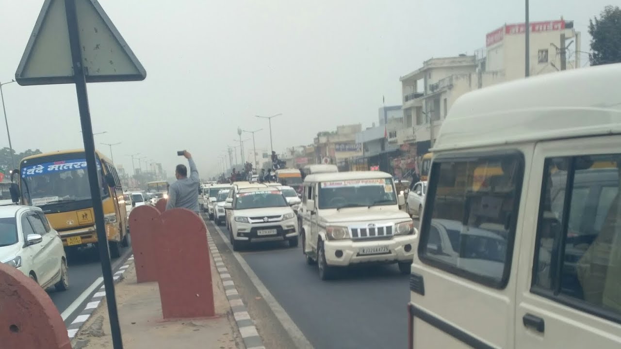 Kiroli lal meena ji ka swagat in Jamdoli Jaipur Rajasthan (India)            Agra Road Jaipur me