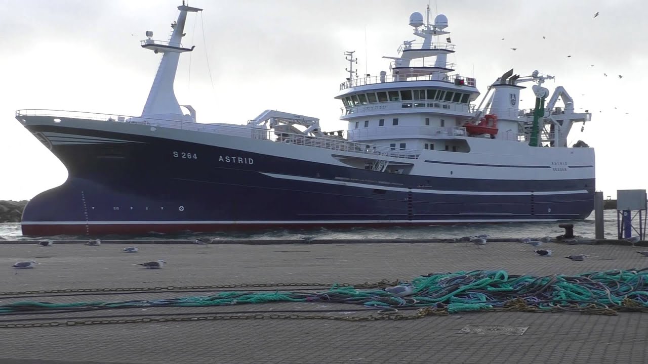 S264 ASTRID ankommer til Skagen havn 2-1-2015