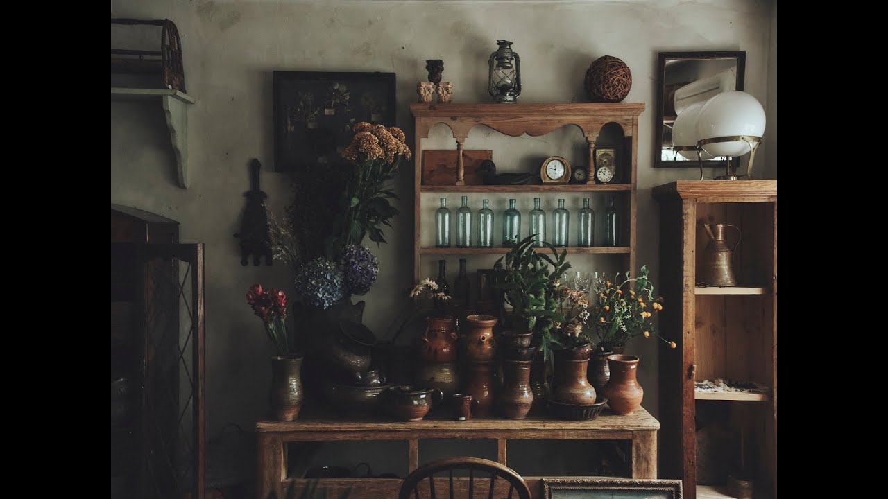 nice things.issue82「古家具。古道具。人と時の間。」〜〈はいいろオオカミ＋花屋　西別府商店〉〜