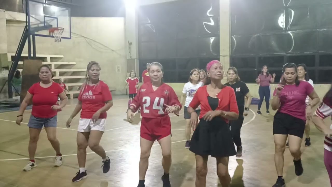 @knlphysicalfitness1425 Monday zumba with ZIN Romer. Music belongs to the rightful owner 