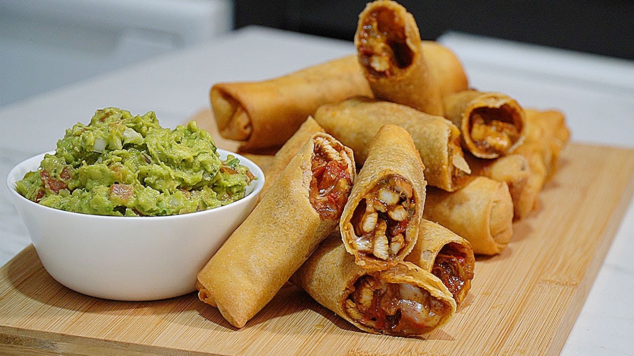 Mexican Chicken Fajita Spring Roll and Guacamole