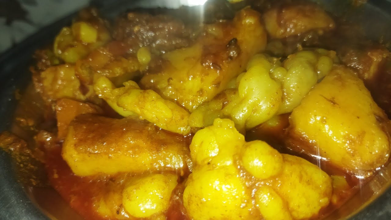 প্রচন্ড শীতে এভাবে বানিয়ে ফেলুন অসাধারণ স্বাদের আলুর দম। 
