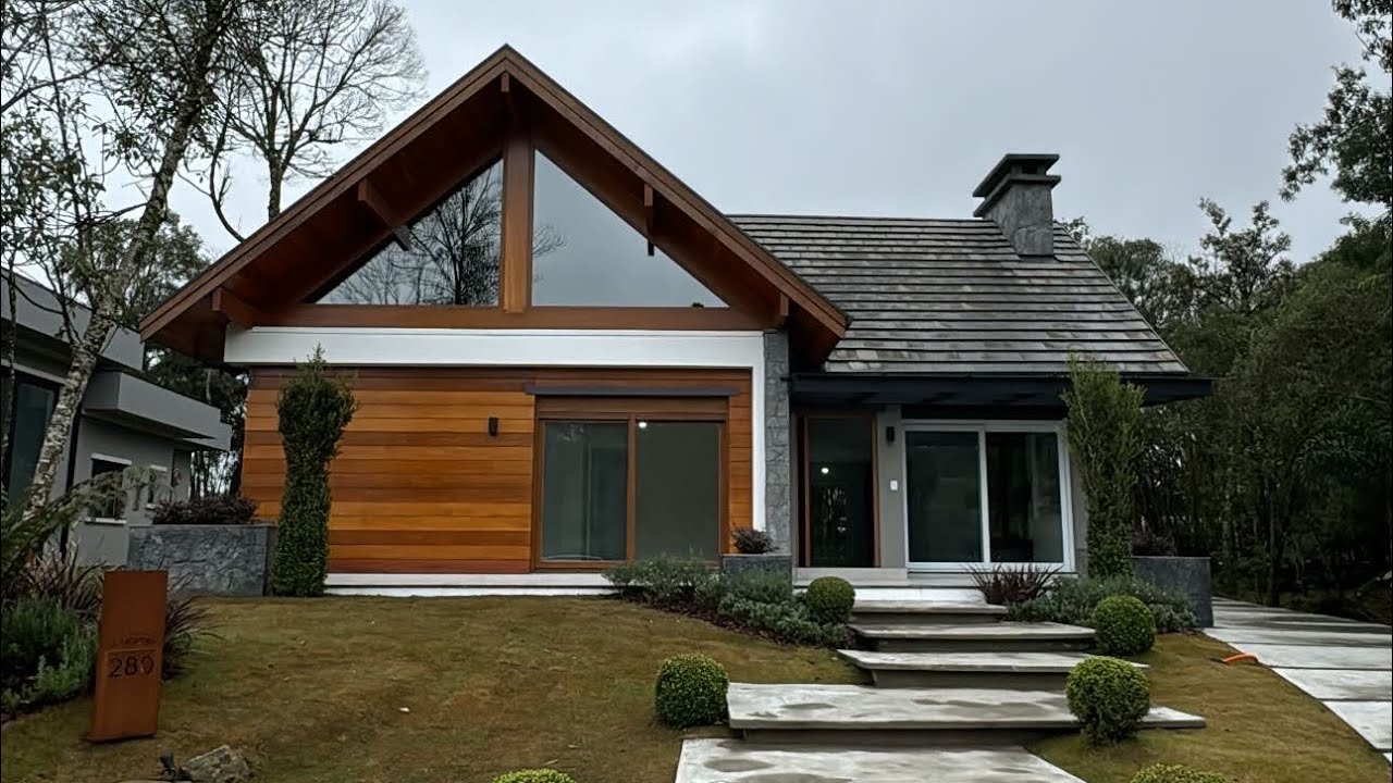 Casa a venda em Gramado 3 suítes + home office + gourmet novinha R$3.300.000,00