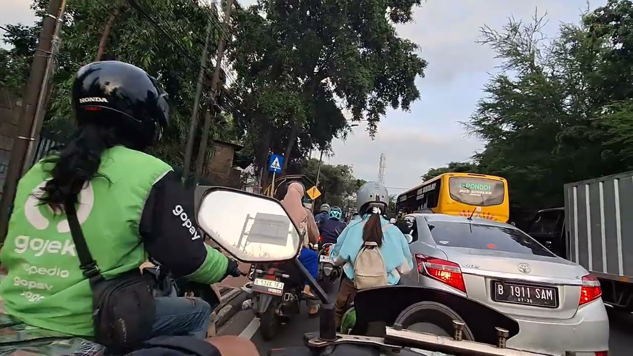 NMAX MOTOVLOG - ANAK SEKOLAH MASIH LIBUR, PULANG KERJA JAKARTA KE CILEUNGSI MASIH LANCAR