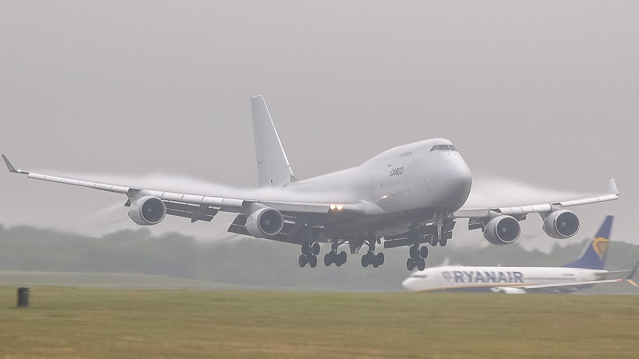 40+ CLOSE UP TAKEOFFS & LANDINGS | London Stansted Airport Plane Spotting