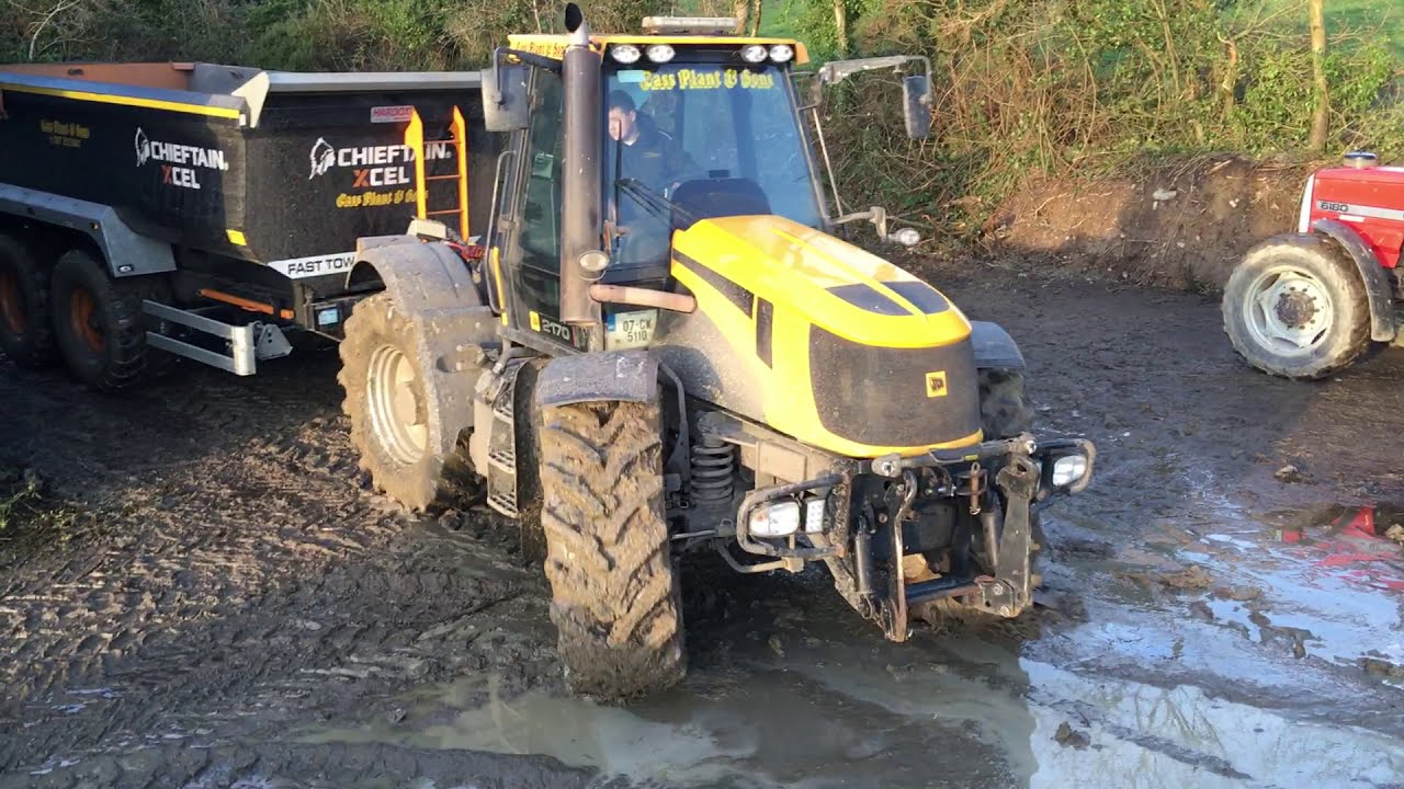 JCB Fastrac 2170 4 WS and Chieftan dump trailer at Kilmainhamwood