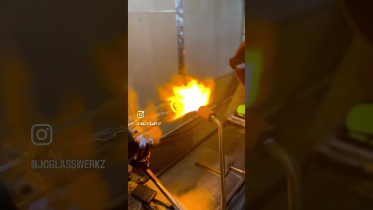 How to make a straight shooter #glassblowing#glassblower#wigwags #americanglass