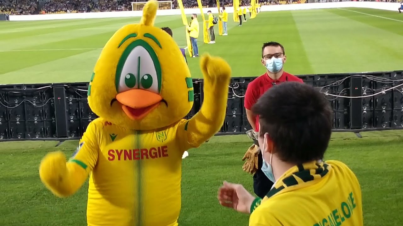 #FCNantes 0-1 #OL #stade de la #Beaujoire l'entrée des joueurs . l'hymne de la Beaujoire 🔰⚽🏟️💯