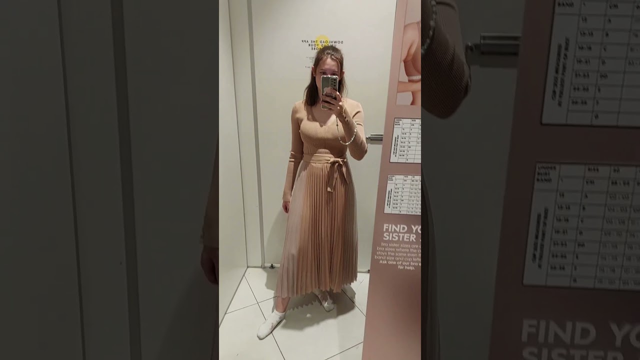Trying on Forever New dresses 😍