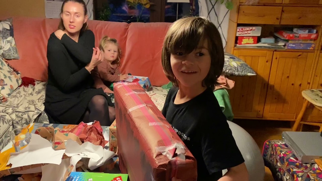 Julfilm 2 lådna 2021 tomten kommer