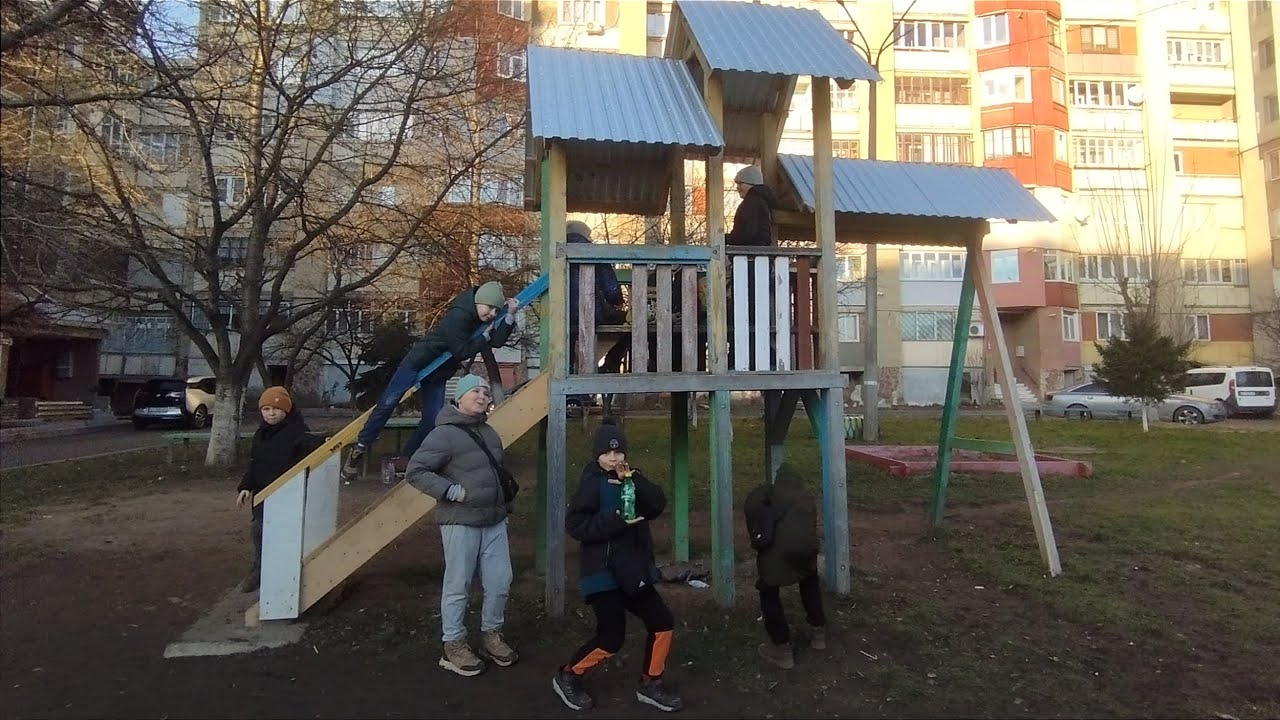 Хто останній покине хатинку, отримає 2 гривні!