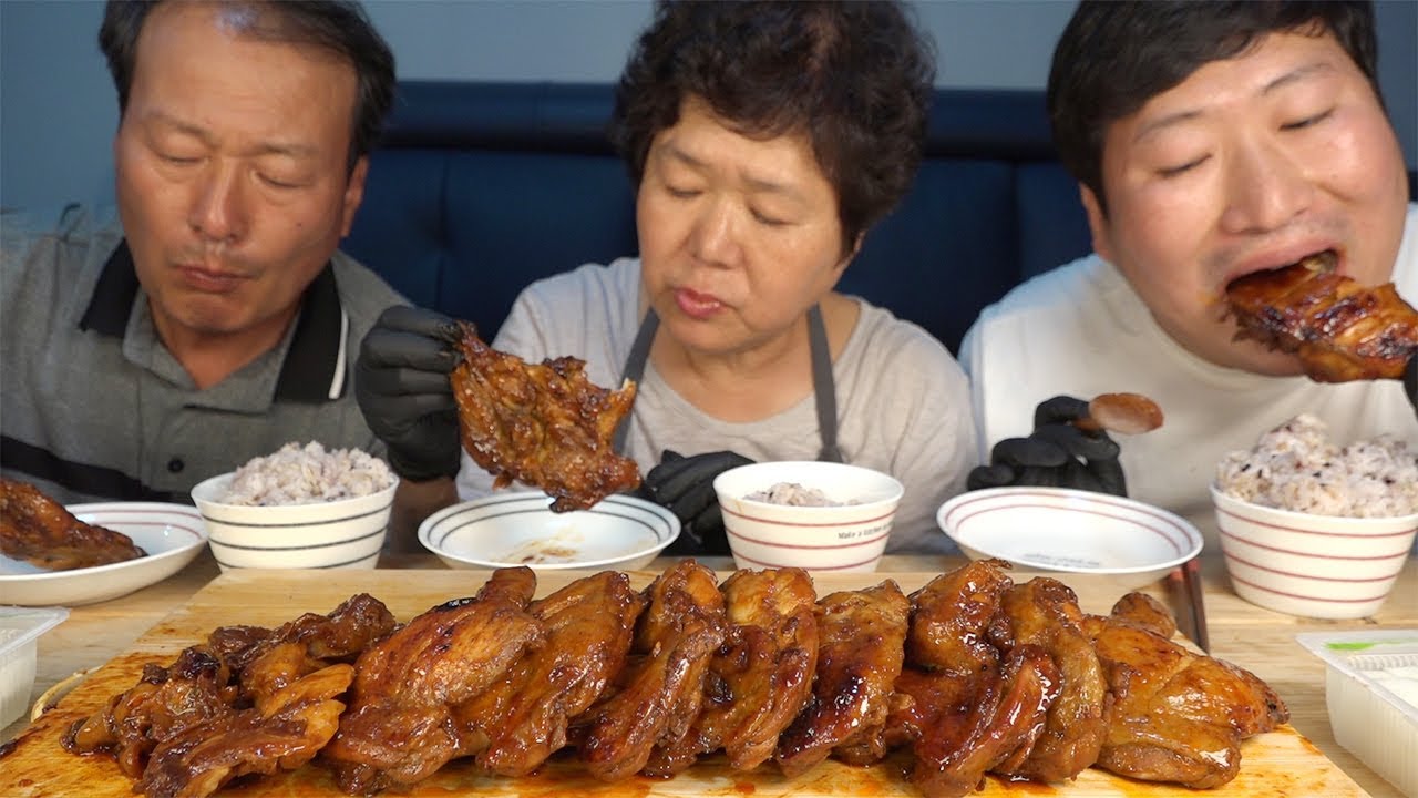 구독자분이 보내주신 [[자메이카 통다리(Huge chicken leg)]] 먹방!! - Mukbang eating show
