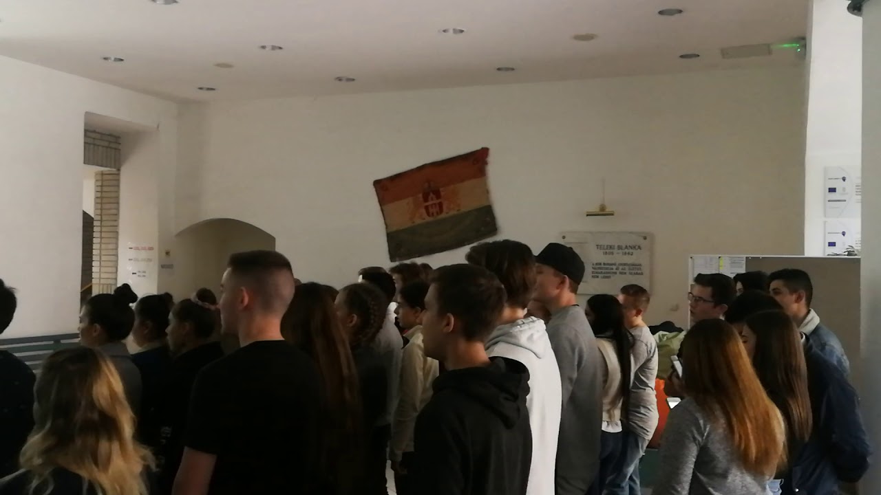 K&ouml;z&ouml;s szaval&aacute;s a Telekiben