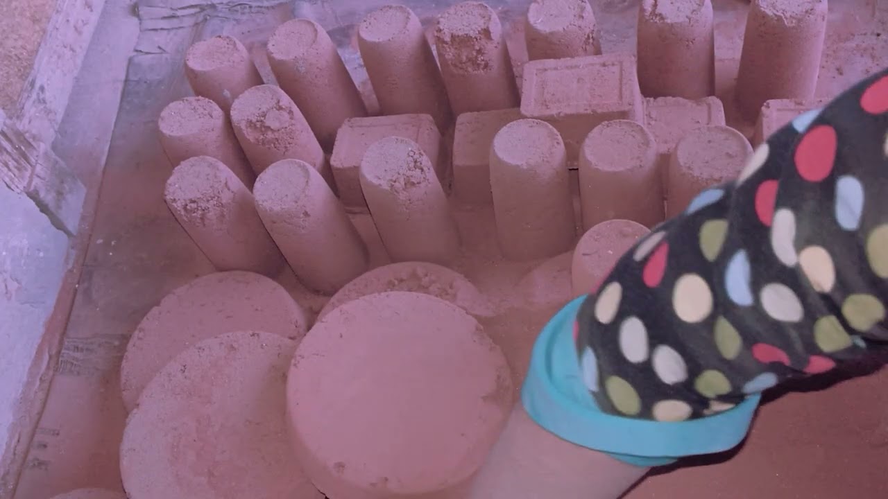 Red dirt floor crumbling #oddlysatisfying #asmrvideo #ytvideo 