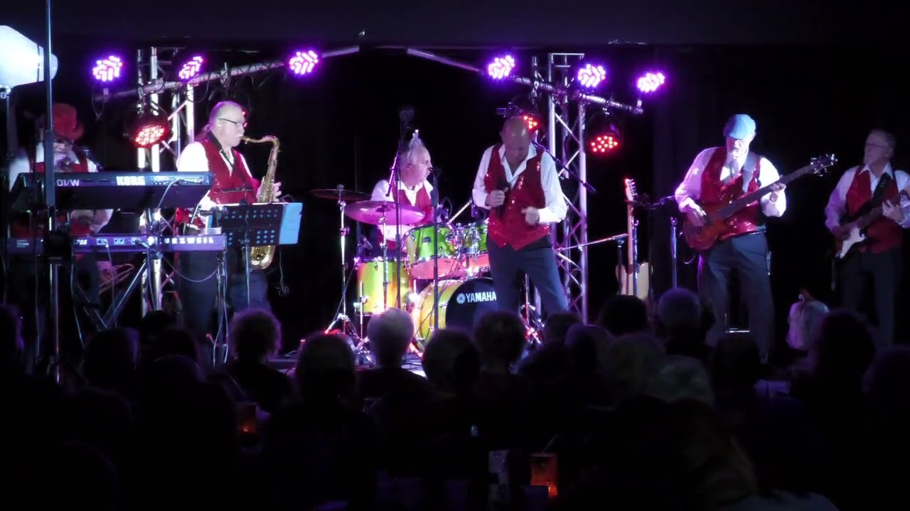 Messin' With The Kid - Band Intros - BELAIRS SHOW BAND