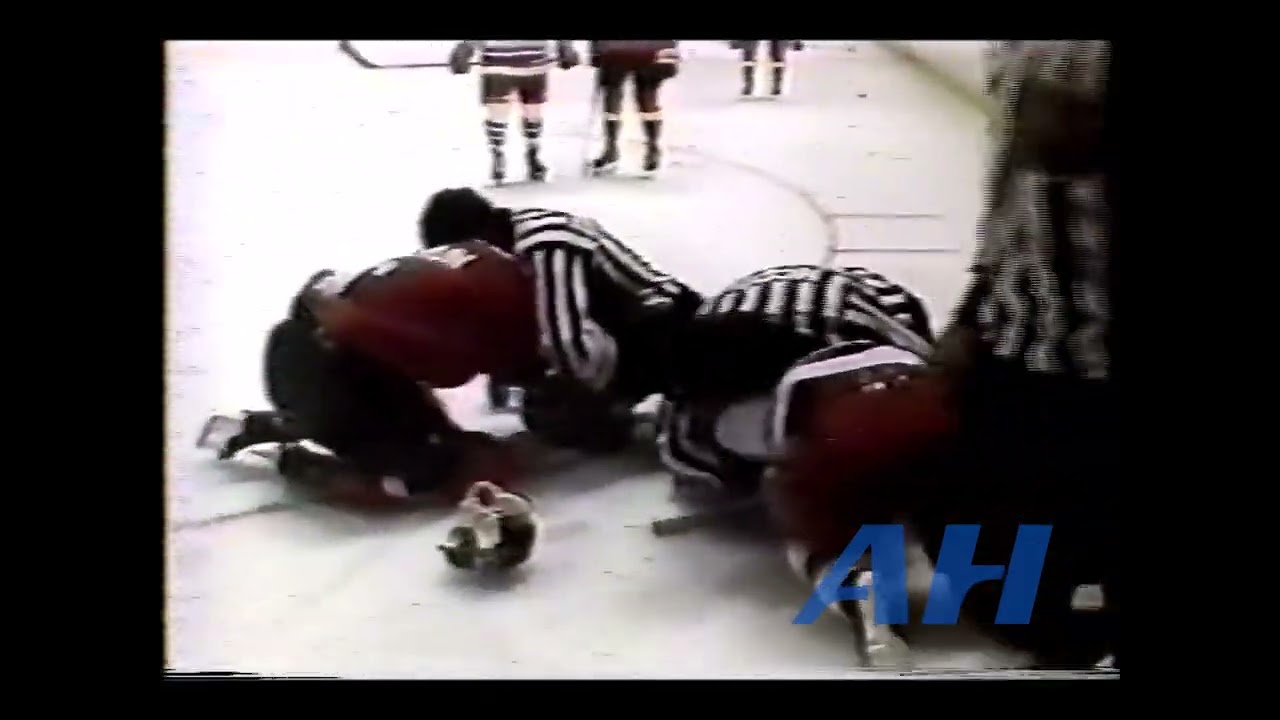 NHL Oct. 1, 1985 Mark Pavelich,NYR v Jeff Chychrun,PHI New York Rangers Philadelphia Flyers