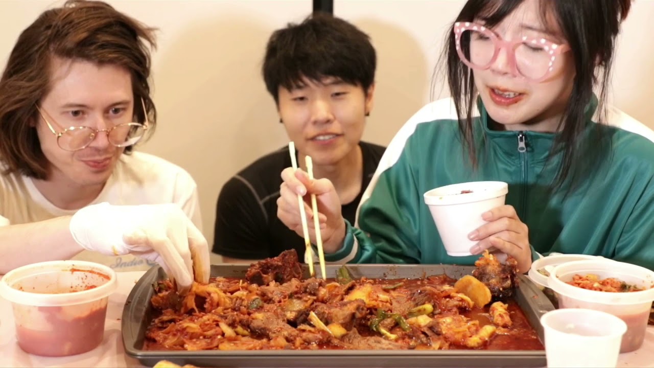 Lily Lives for Food