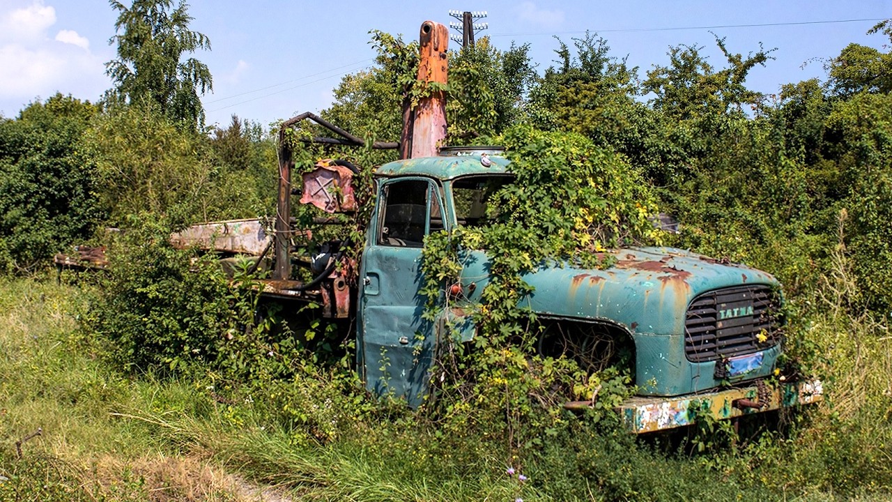 Cold Starting of Old ABANDONED and RESTORED DIESEL TRUCK ENGINES after years! 3